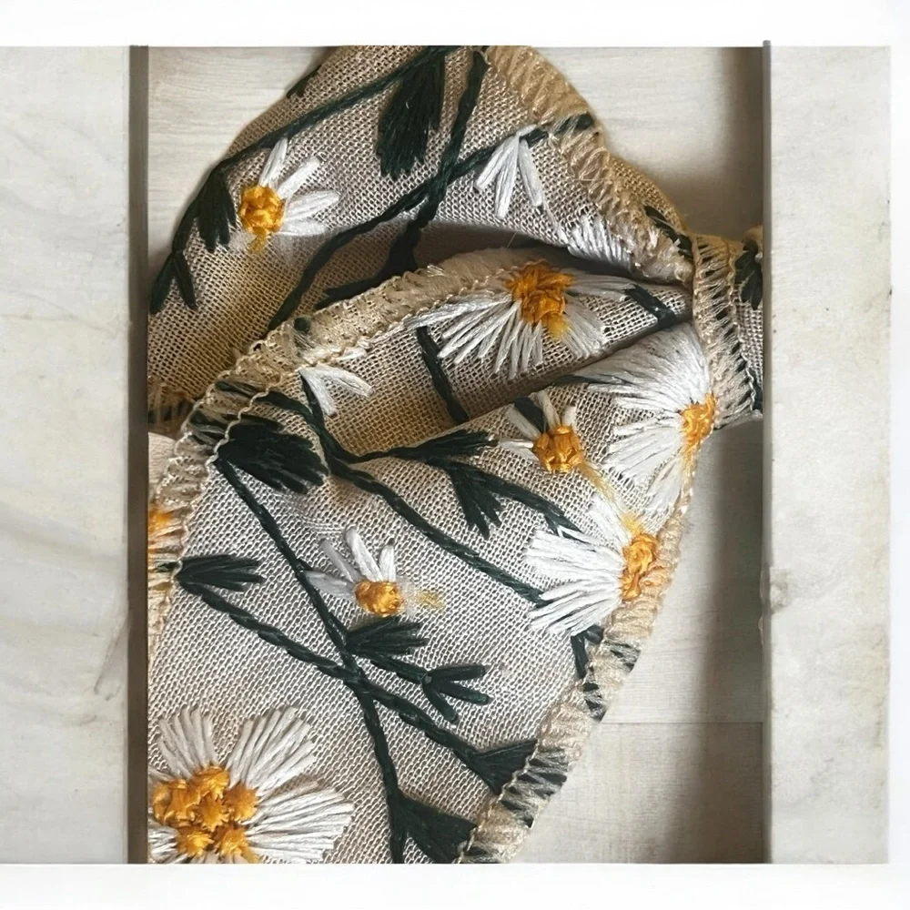 Beautiful embroidered Sunflower 🌻 Hair Bow NWT